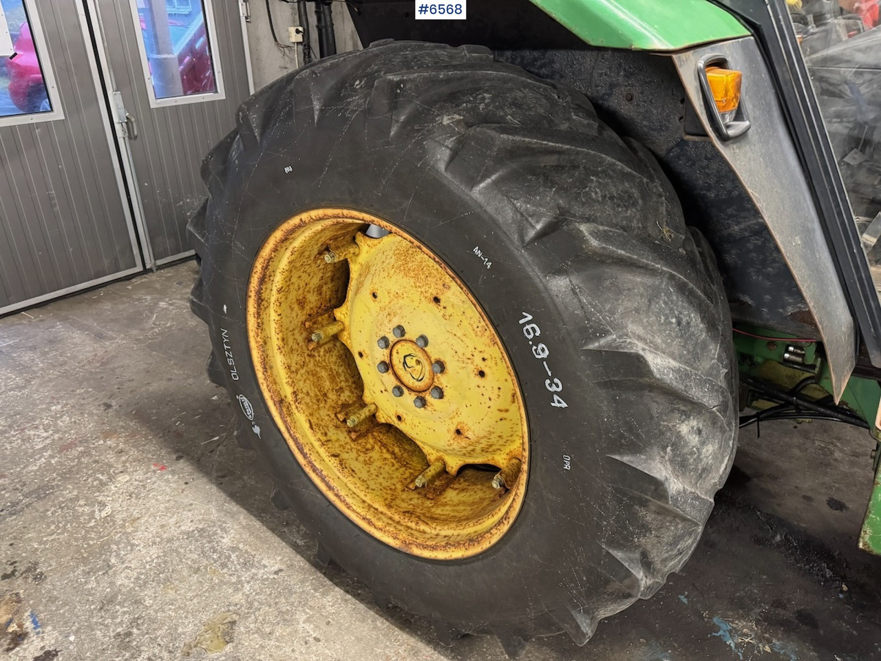 1980 John Deere 2140 w/ front loader. - Tracteur agricole: photos 4 1980 John Deere 2140 w/ front loader. - Tracteur agricole: photos 4