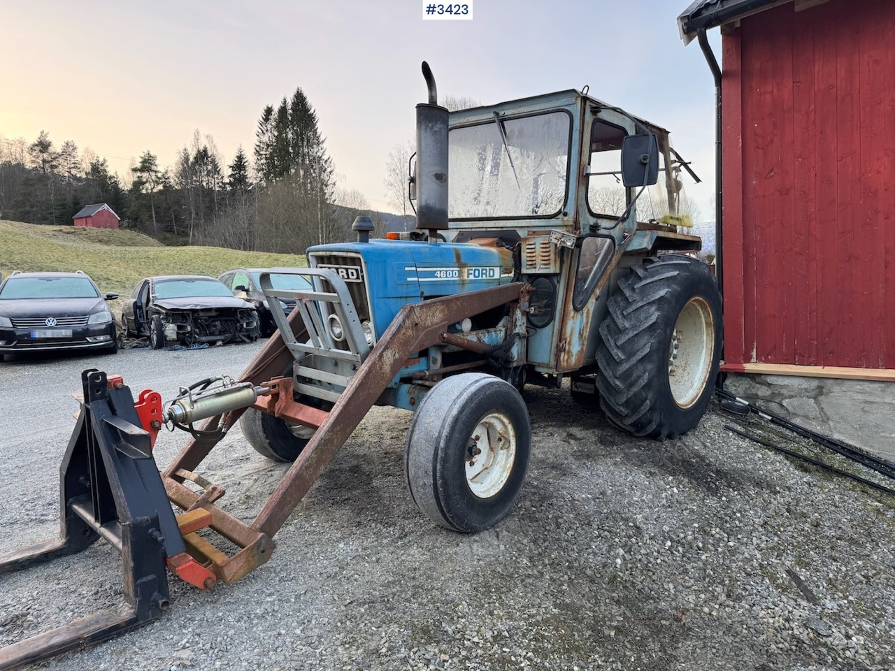 1981 Ford 4600 w/front loader, bucket and pallet fork. - Tracteur agricole: photos 1 1981 Ford 4600 w/front loader, bucket and pallet fork. - Tracteur agricole: photos 1