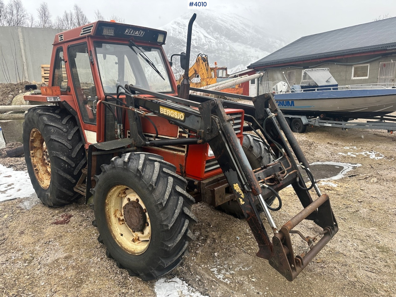 1982 Fiat 780 DT w/ front loader, snow shovel, chains, top link, triangle and extra set of twin wheels. - Tracteur agricole: photos 3 1982 Fiat 780 DT w/ front loader, snow shovel, chains, top link, triangle and extra set of twin wheels. - Tracteur agricole: photos 3