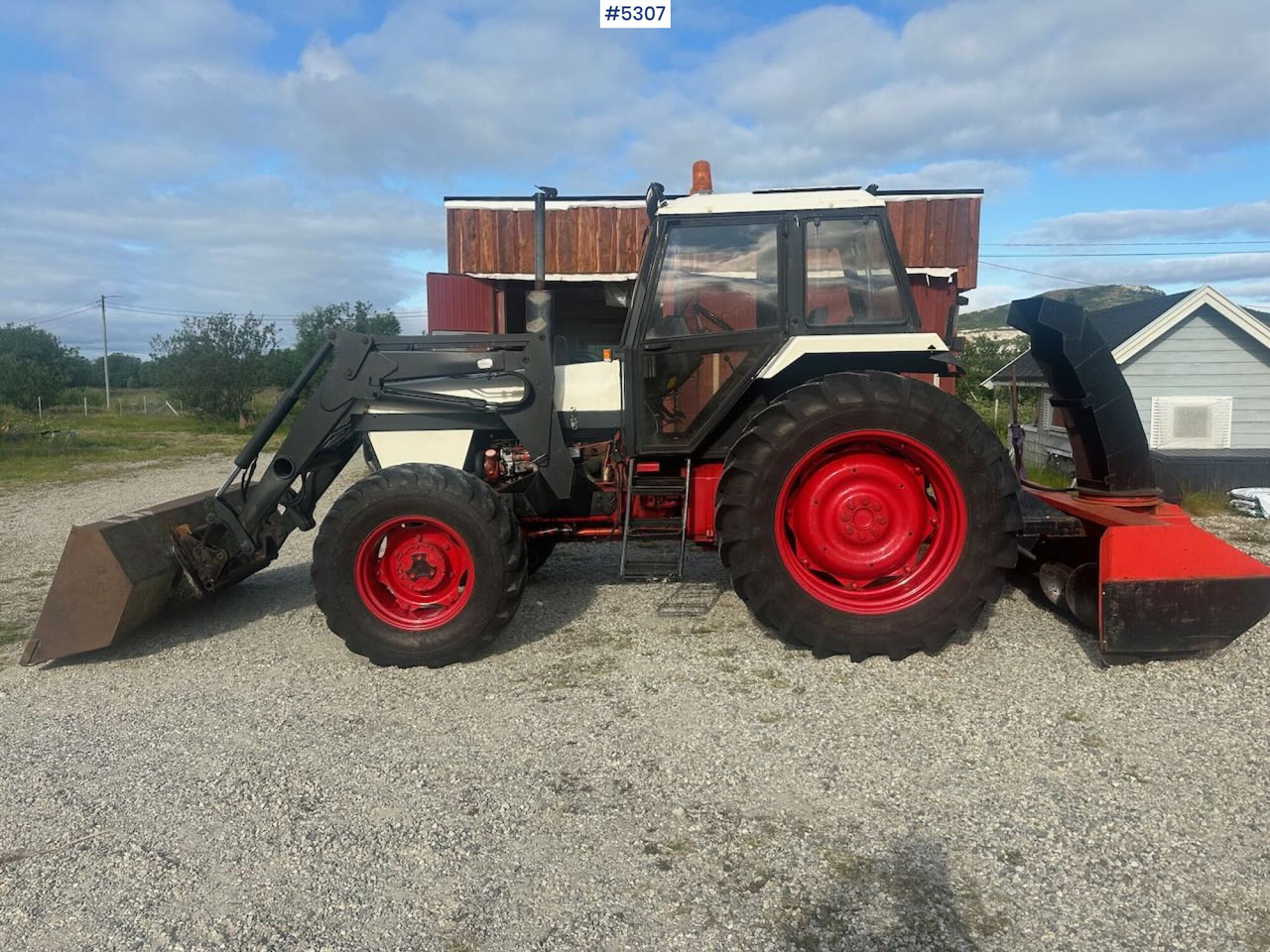 1983 David Brown Case 1690 4x4 w/ front loader, bucket and snow blower. Engine overhauled. WATCH VIDEO. - Tracteur agricole: photos 3 1983 David Brown Case 1690 4x4 w/ front loader, bucket and snow blower. Engine overhauled. WATCH VIDEO. - Tracteur agricole: photos 3
