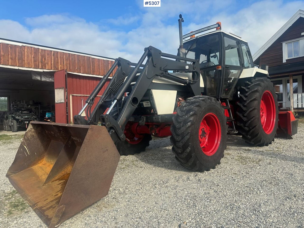 1983 David Brown Case 1690 4x4 w/ front loader, bucket and snow blower. Engine overhauled. WATCH VIDEO. - Tracteur agricole: photos 1 1983 David Brown Case 1690 4x4 w/ front loader, bucket and snow blower. Engine overhauled. WATCH VIDEO. - Tracteur agricole: photos 1