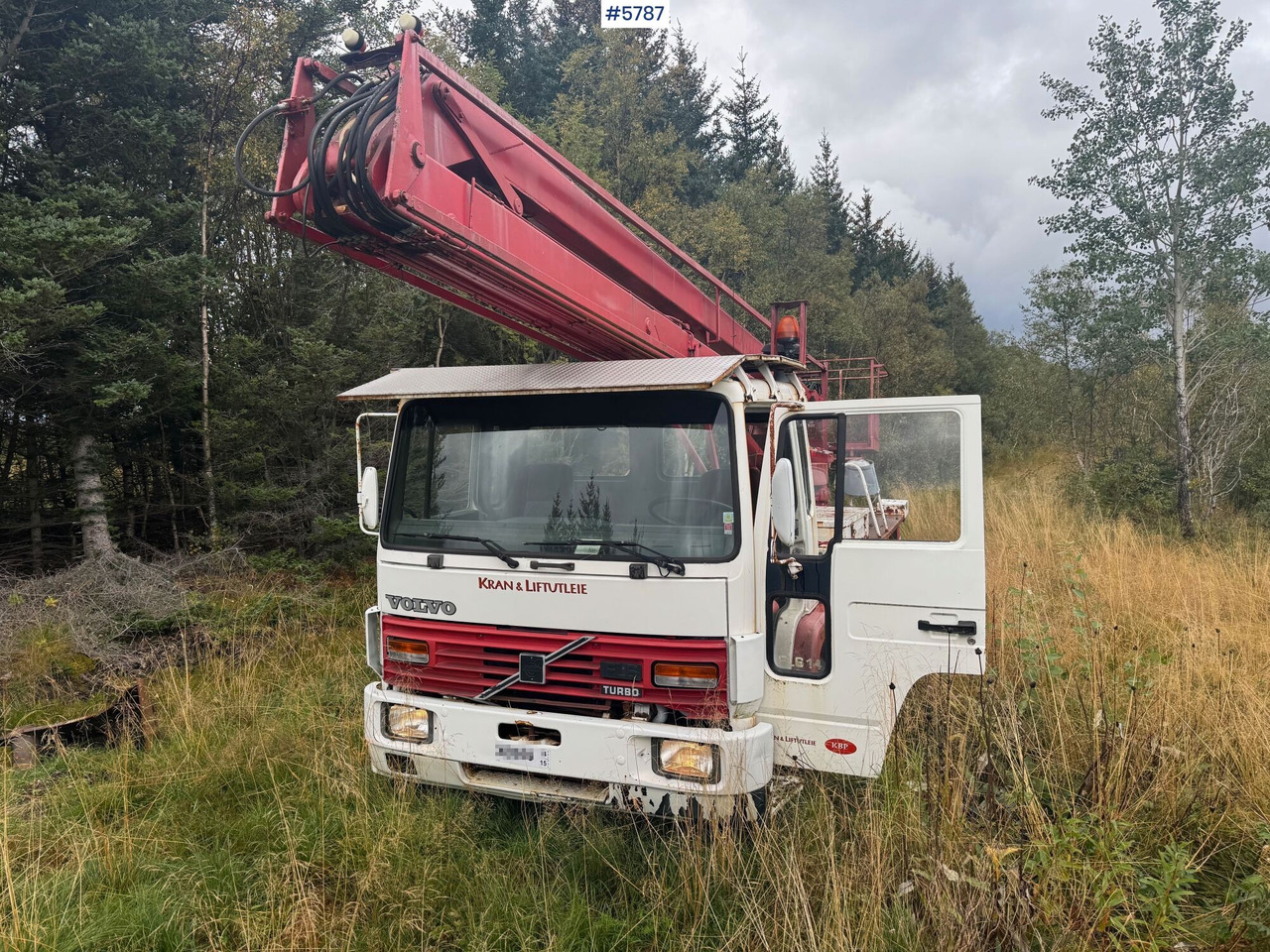 1986 Volvo FL614 with Lift. SEE VIDEO! - Camion avec nacelle: photos 2 1986 Volvo FL614 with Lift. SEE VIDEO! - Camion avec nacelle: photos 2