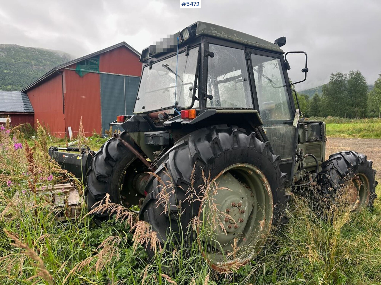 1988 Massey-Ferguson 375 tractor w/ front loader, earthmoving bucket and snow bucket. - Tracteur agricole: photos 5 1988 Massey-Ferguson 375 tractor w/ front loader, earthmoving bucket and snow bucket. - Tracteur agricole: photos 5