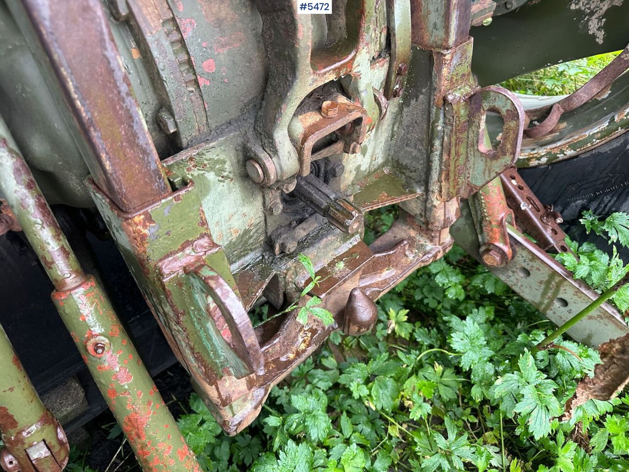 Tracteur agricole 1988 Massey-Ferguson 375 tractor w/ front loader, earthmoving bucket and snow bucket.: photos 15 Tracteur agricole 1988 Massey-Ferguson 375 tractor w/ front loader, earthmoving bucket and snow bucket.: photos 15