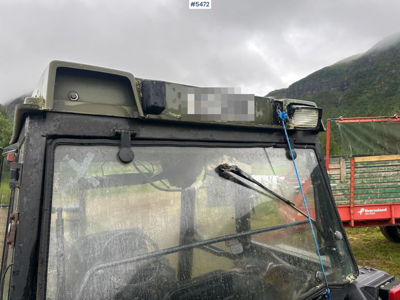 Tracteur agricole 1988 Massey-Ferguson 375 tractor w/ front loader, earthmoving bucket and snow bucket.: photos 9 Tracteur agricole 1988 Massey-Ferguson 375 tractor w/ front loader, earthmoving bucket and snow bucket.: photos 9