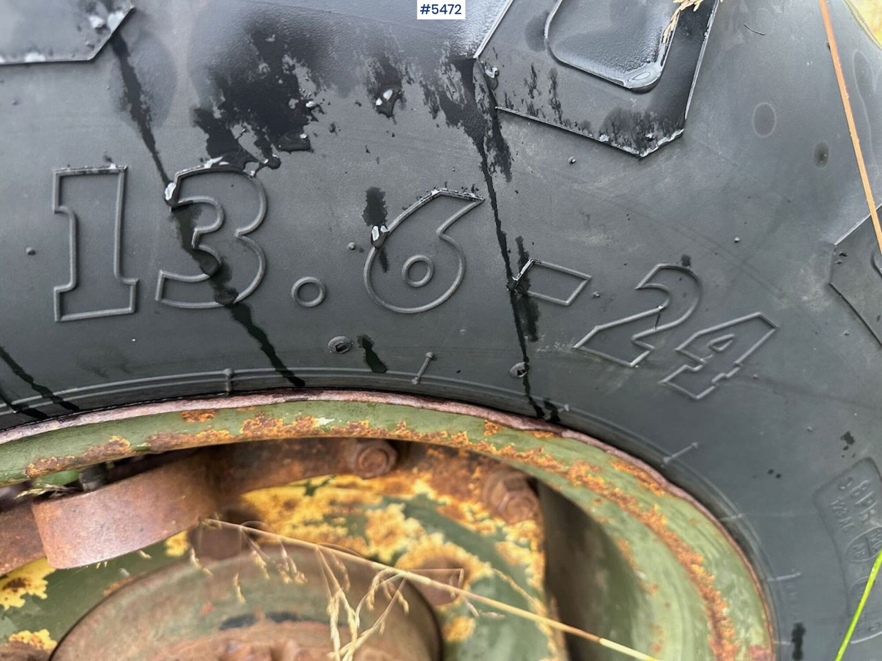 Tracteur agricole 1988 Massey-Ferguson 375 tractor w/ front loader, earthmoving bucket and snow bucket.: photos 17 Tracteur agricole 1988 Massey-Ferguson 375 tractor w/ front loader, earthmoving bucket and snow bucket.: photos 17