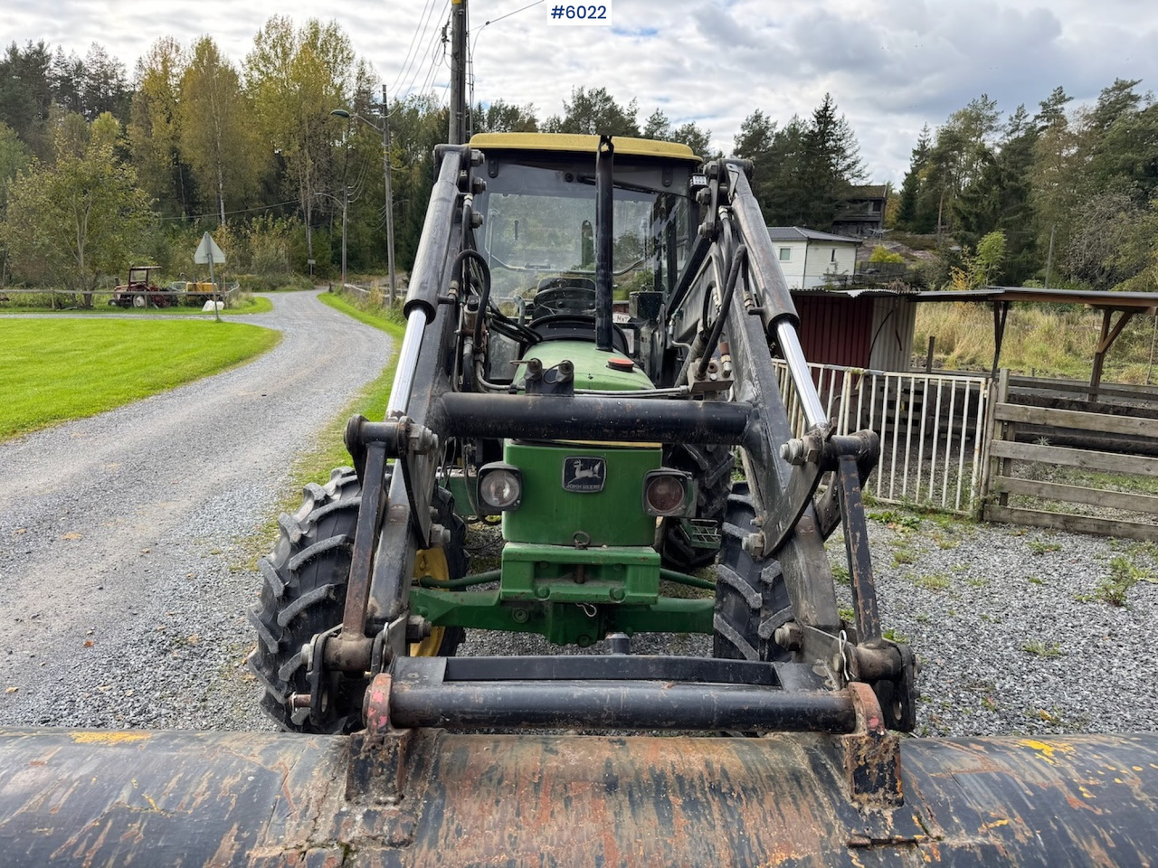 1990 John Deere 1950 Power Synchron w/ front loader. - Tracteur agricole: photos 3 1990 John Deere 1950 Power Synchron w/ front loader. - Tracteur agricole: photos 3