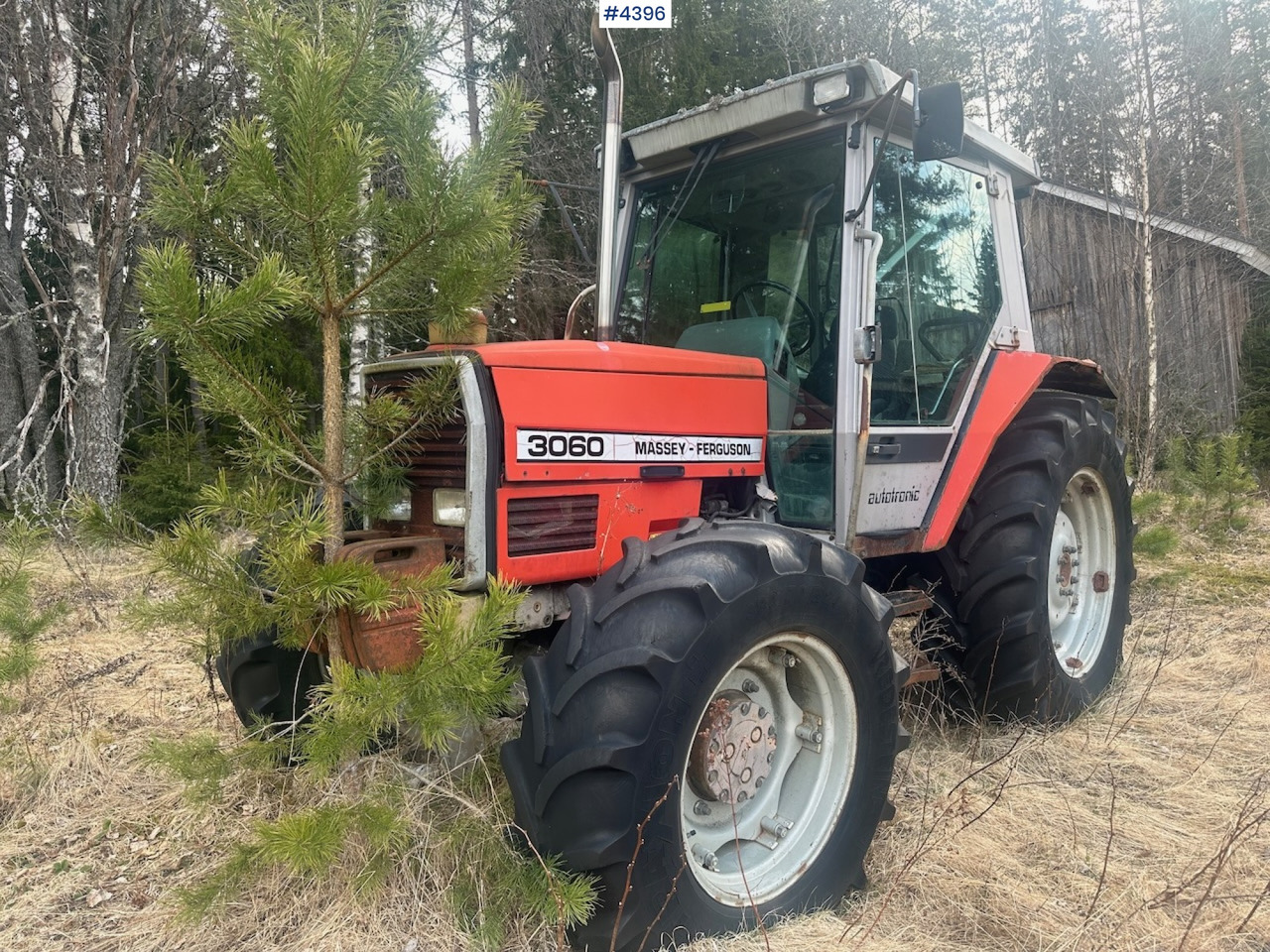 1991 Massey-Ferguson 3060 4x4 tractor. Rep. object - Tracteur agricole: photos 1 1991 Massey-Ferguson 3060 4x4 tractor. Rep. object - Tracteur agricole: photos 1