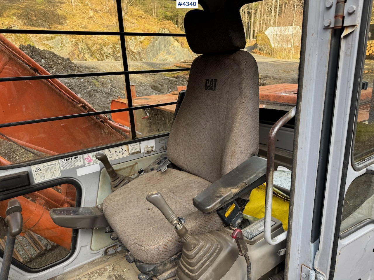 Pelle sur chenille 1994 Hitachi EX120-2: photos 18 Pelle sur chenille 1994 Hitachi EX120-2: photos 18