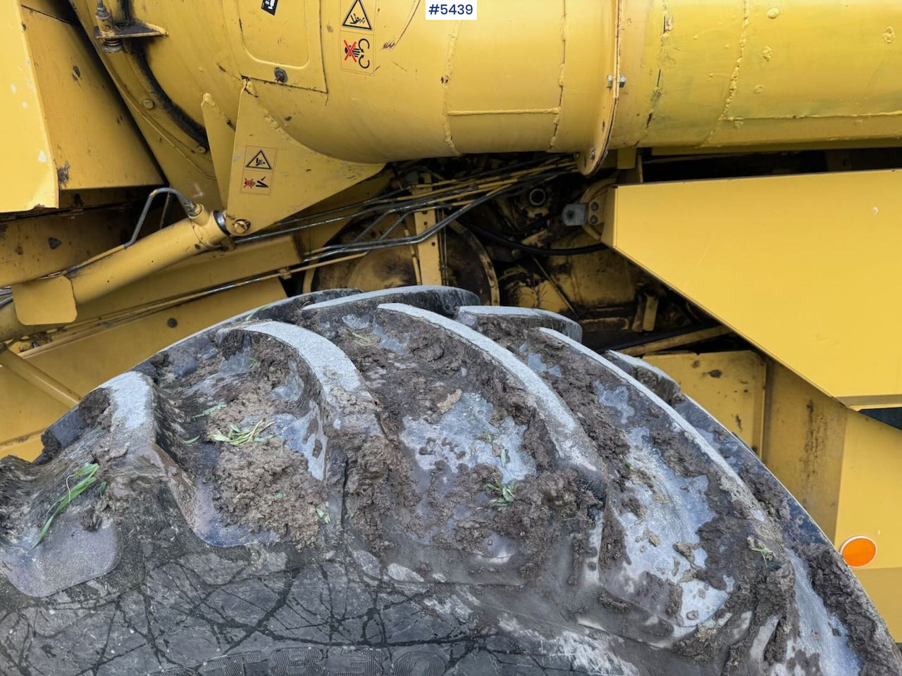 1995 New Holland TX65 m/ 20 fot skjærebord og henger en leasing occasion 1995 New Holland TX65 m/ 20 fot skjærebord og henger: photos 11 1995 New Holland TX65 m/ 20 fot skjærebord og henger en leasing occasion 1995 New Holland TX65 m/ 20 fot skjærebord og henger: photos 11