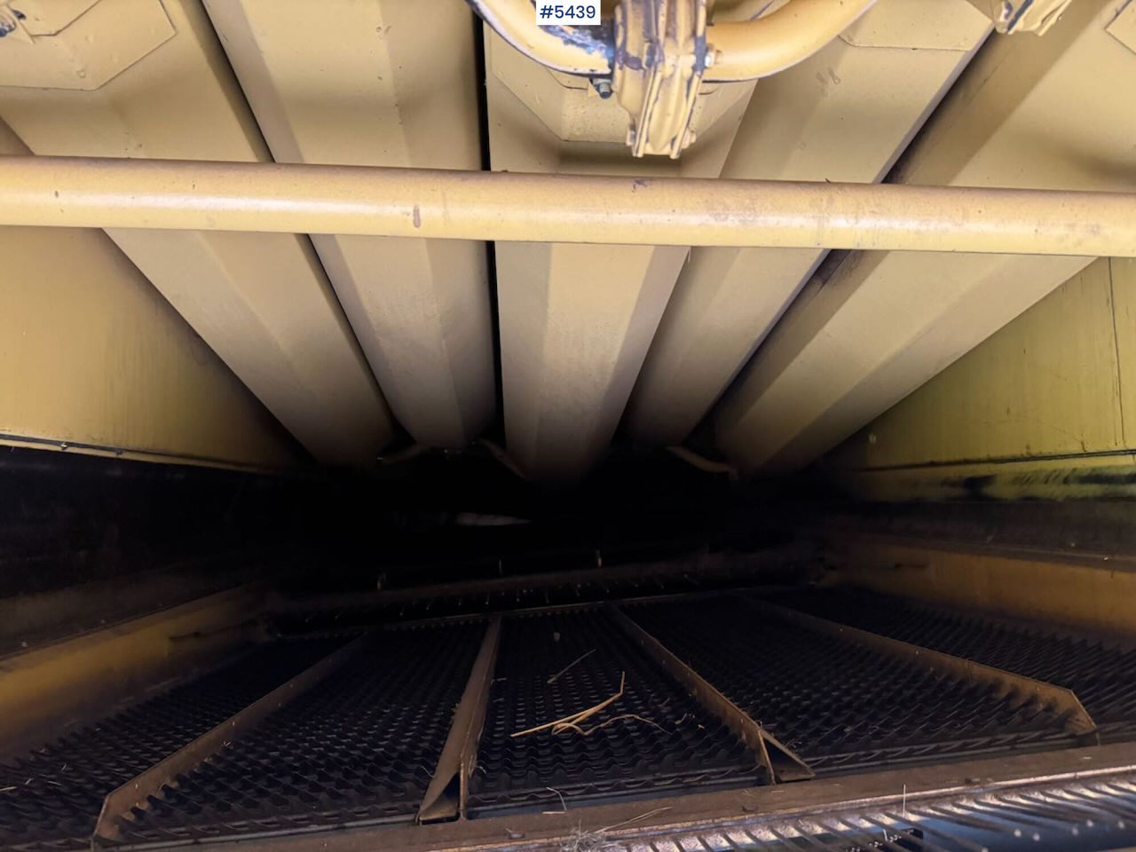 1995 New Holland TX65 m/ 20 fot skjærebord og henger en leasing occasion 1995 New Holland TX65 m/ 20 fot skjærebord og henger: photos 16 1995 New Holland TX65 m/ 20 fot skjærebord og henger en leasing occasion 1995 New Holland TX65 m/ 20 fot skjærebord og henger: photos 16