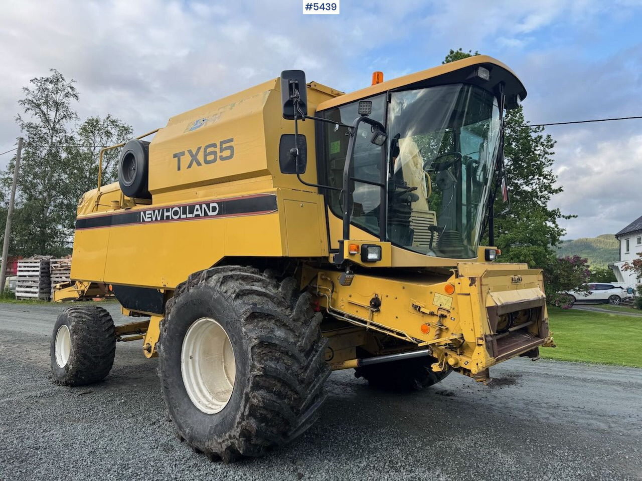 1995 New Holland TX65 m/ 20 fot skjærebord og henger en leasing occasion 1995 New Holland TX65 m/ 20 fot skjærebord og henger: photos 8 1995 New Holland TX65 m/ 20 fot skjærebord og henger en leasing occasion 1995 New Holland TX65 m/ 20 fot skjærebord og henger: photos 8