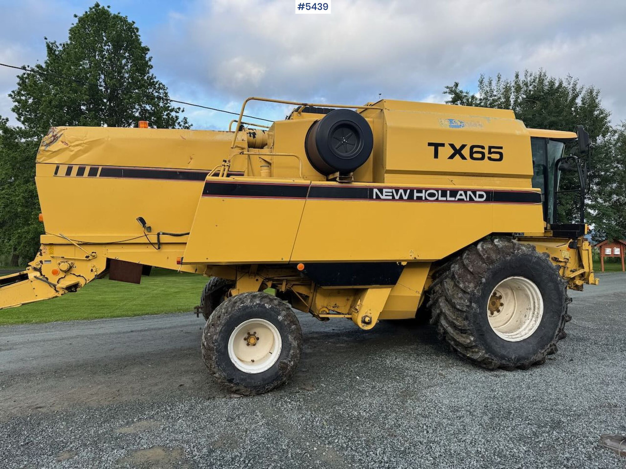 1995 New Holland TX65 m/ 20 fot skjærebord og henger en leasing occasion 1995 New Holland TX65 m/ 20 fot skjærebord og henger: photos 7 1995 New Holland TX65 m/ 20 fot skjærebord og henger en leasing occasion 1995 New Holland TX65 m/ 20 fot skjærebord og henger: photos 7