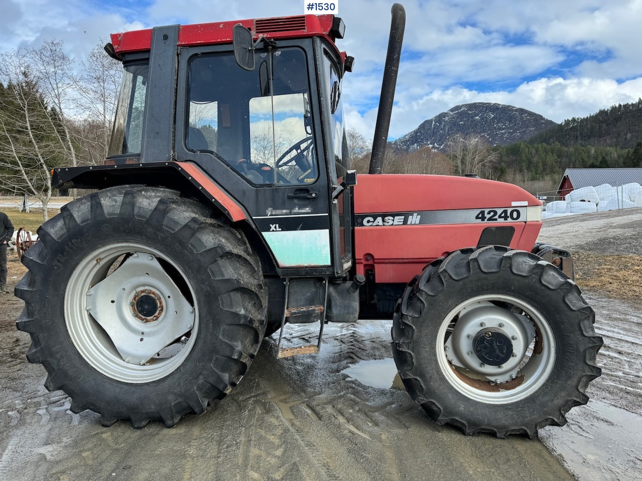 1996 Case CASE IH 4240 XL - Tracteur agricole: photos 1 1996 Case CASE IH 4240 XL - Tracteur agricole: photos 1