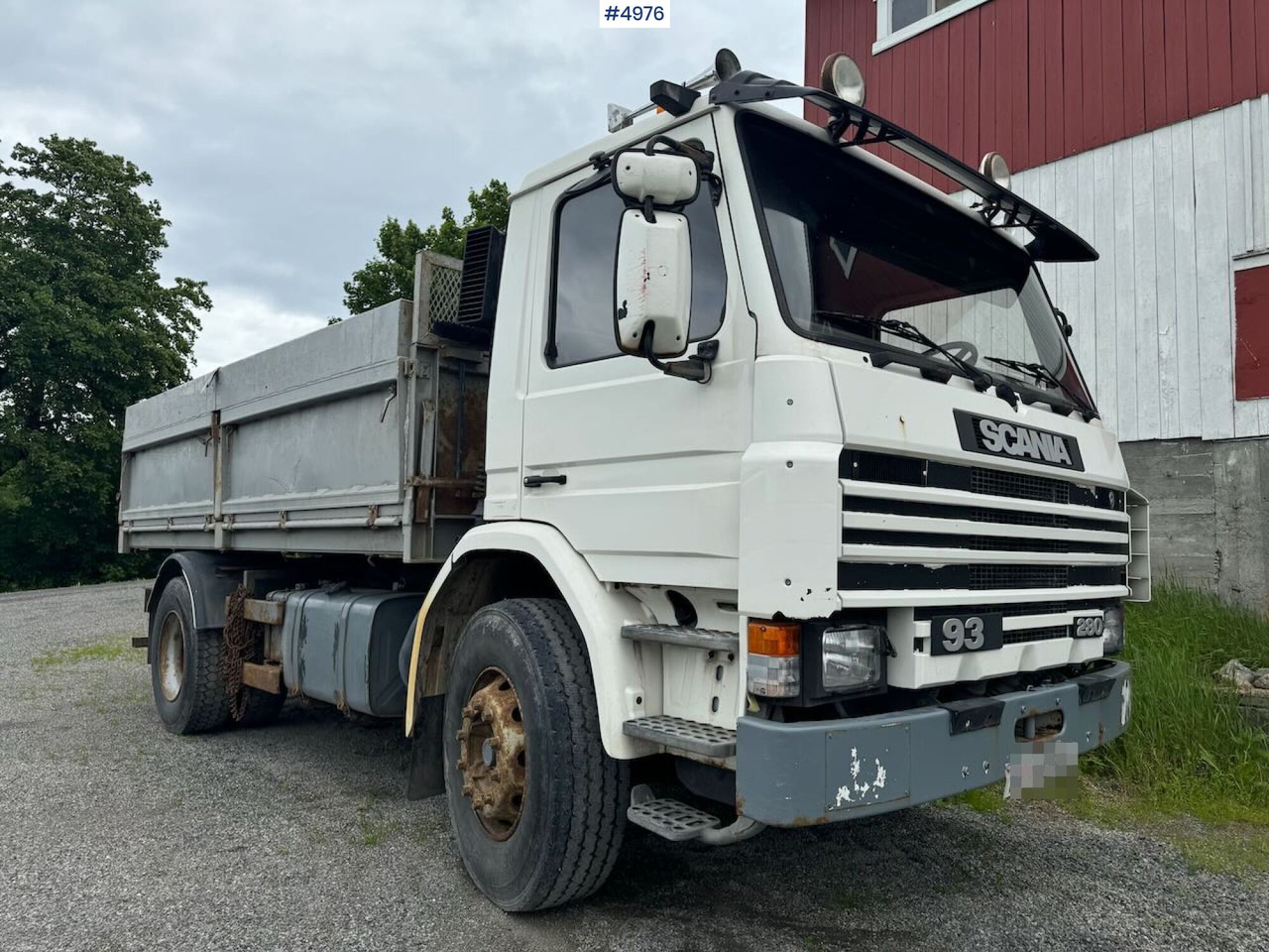 1996 Scania P93 4x2 tipper truck - Camion benne: photos 4 1996 Scania P93 4x2 tipper truck - Camion benne: photos 4