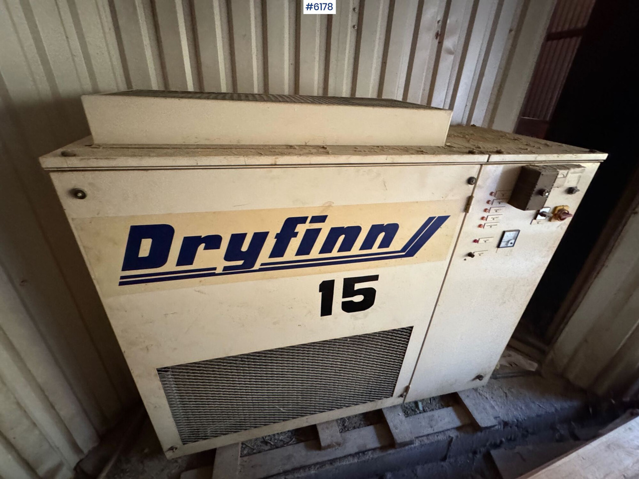 1997 Dryfinn 15 drying unit with circulation fans and trolley - Équipement CVC: photos 1 1997 Dryfinn 15 drying unit with circulation fans and trolley - Équipement CVC: photos 1