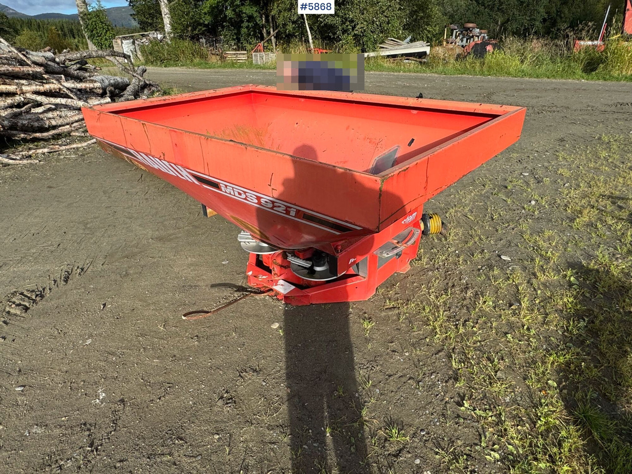 1997 Rauch MDS 921 Fertilizer spreader, partial repair project - Distributeur d'engrais: photos 2 1997 Rauch MDS 921 Fertilizer spreader, partial repair project - Distributeur d'engrais: photos 2