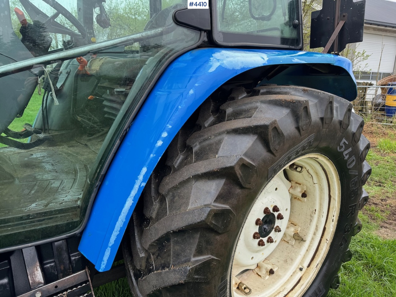 Tracteur agricole 2006 New Holland TL100 A w/Front Loader.: photos 19