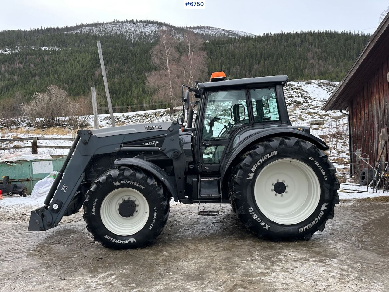 2006 Valtra T190 4x4 w/ Front loader and new gearbox! SEE VIDEO. - Tracteur agricole: photos 2 2006 Valtra T190 4x4 w/ Front loader and new gearbox! SEE VIDEO. - Tracteur agricole: photos 2