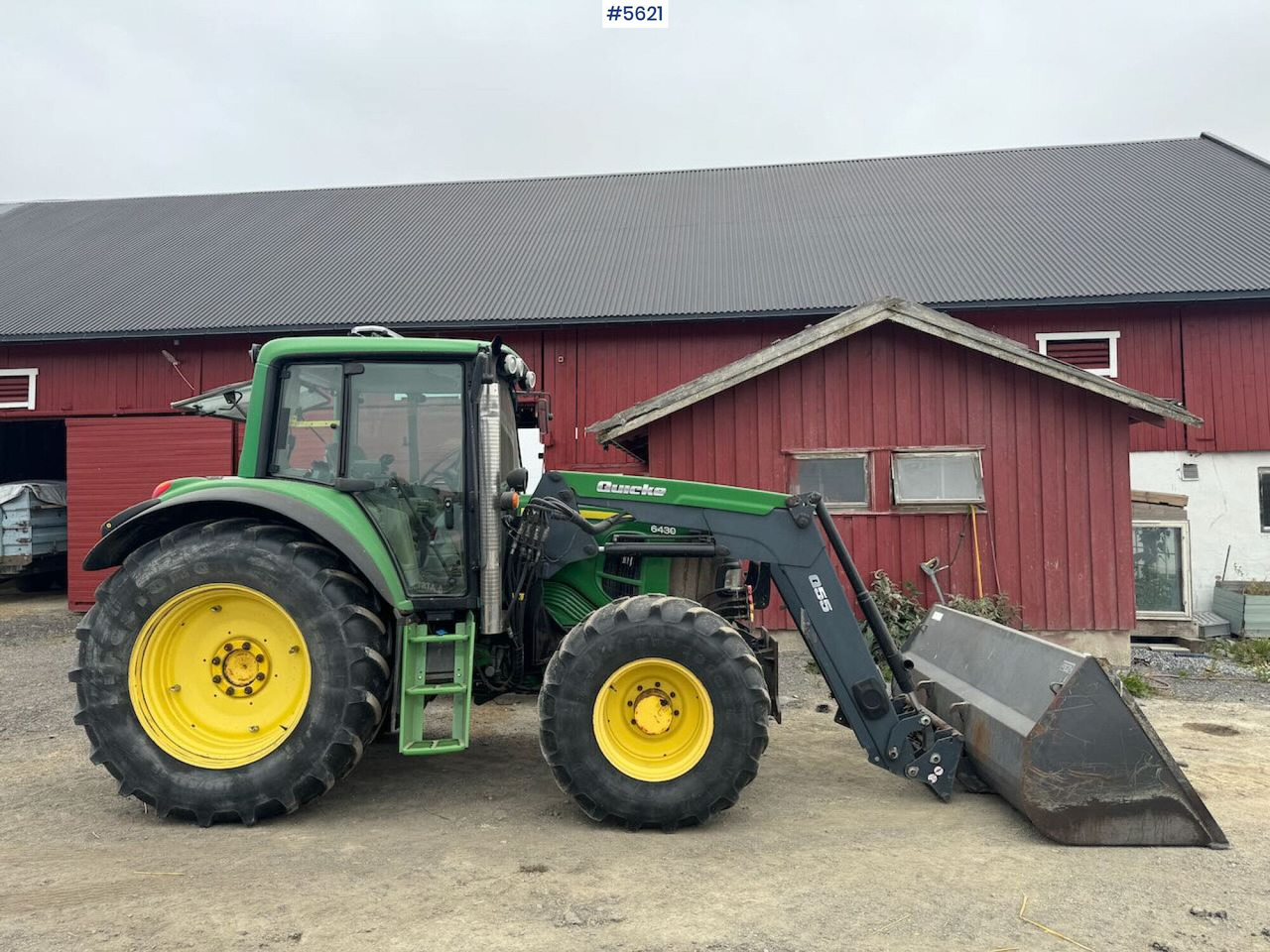 2010 John Deere 6430 Premium w/ plow plate, loader and 2 sets of tires. - Chariot élévateur: photos 3 2010 John Deere 6430 Premium w/ plow plate, loader and 2 sets of tires. - Chariot élévateur: photos 3
