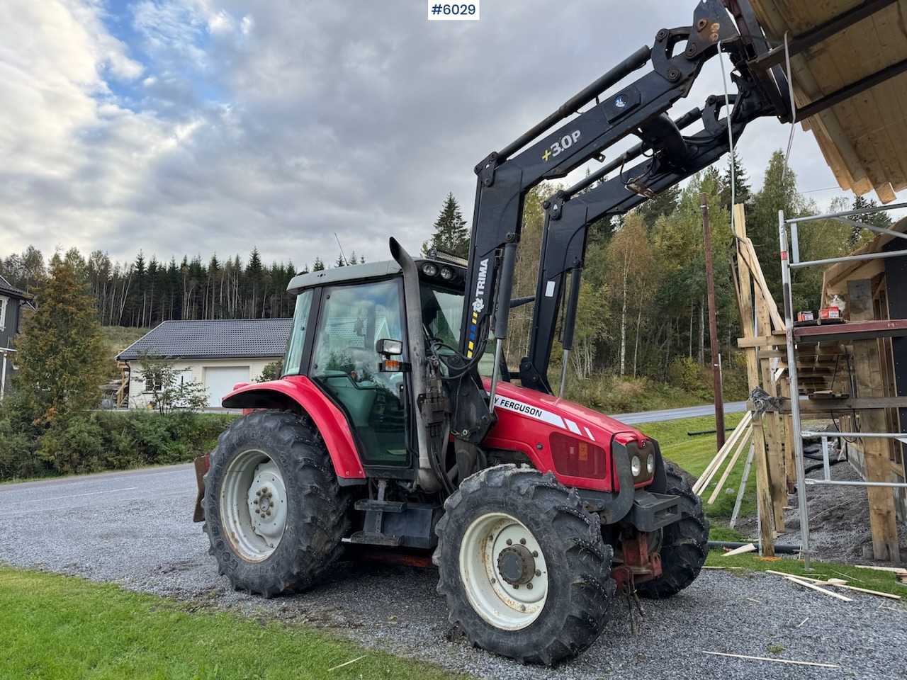 2010 Massey Ferguson 5445 with Front Loader - Tracteur agricole: photos 3 2010 Massey Ferguson 5445 with Front Loader - Tracteur agricole: photos 3