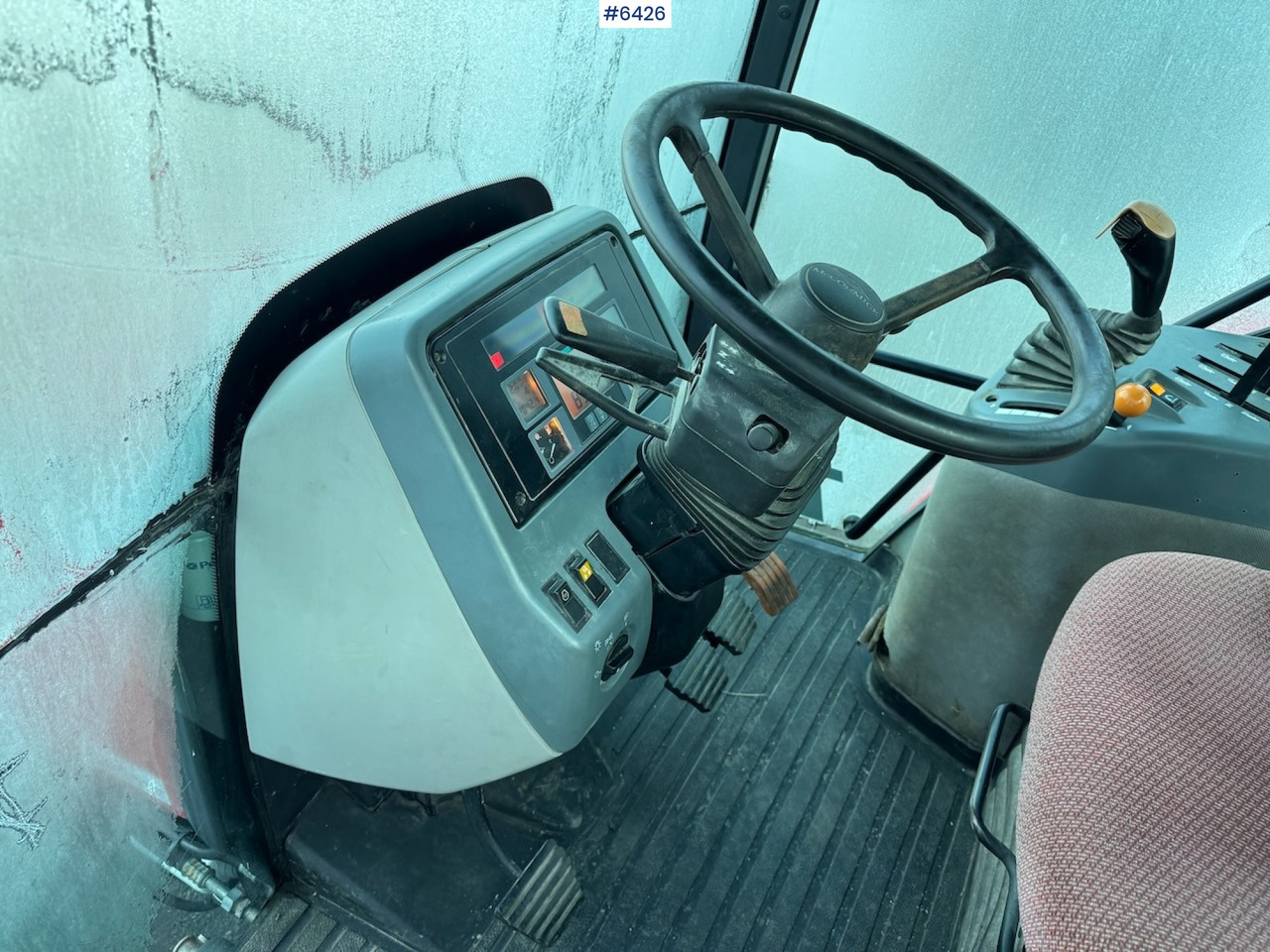 Tracteur agricole 2010 McCormick MC130 Low hours!: photos 18