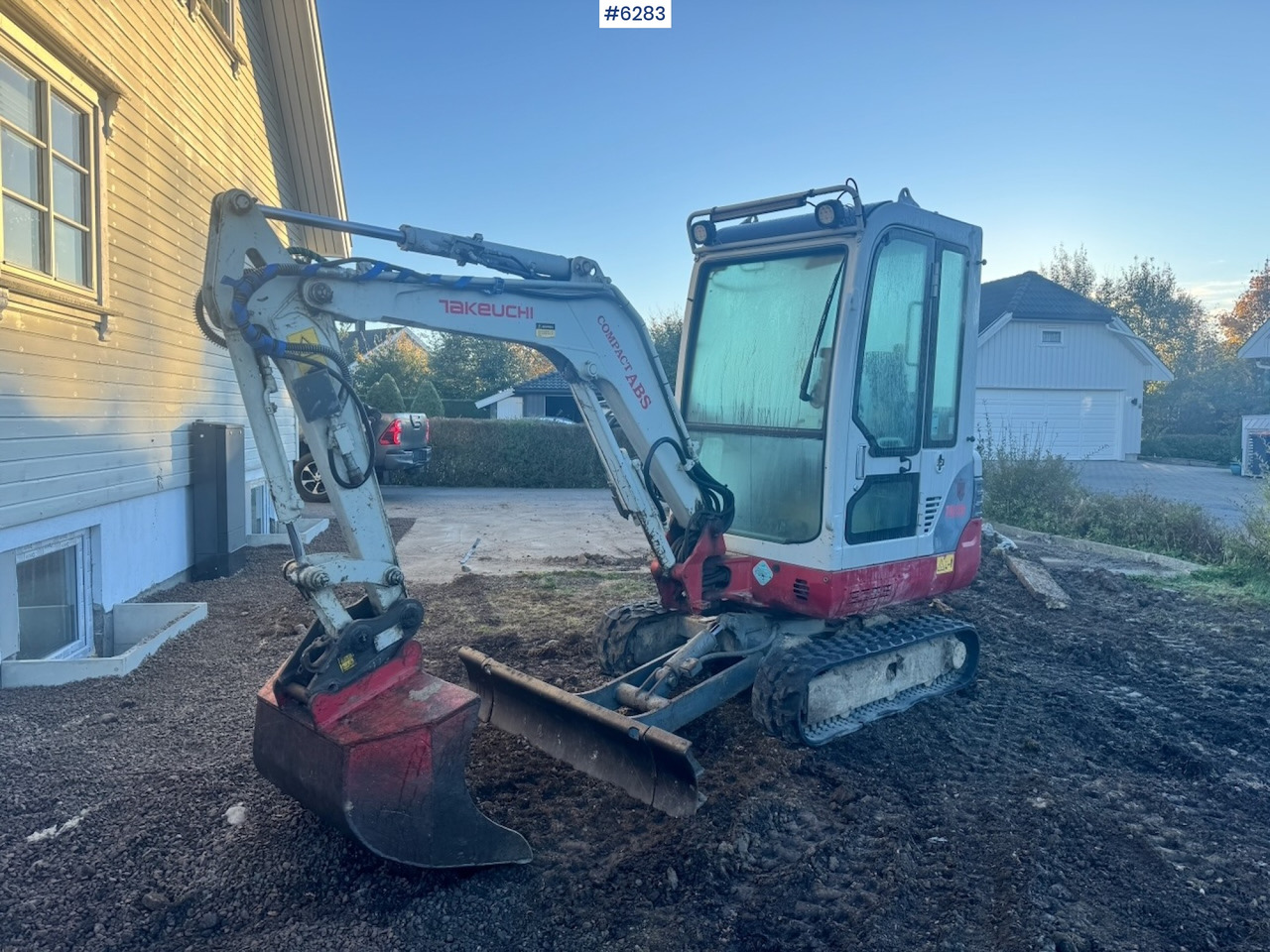 2010 Takeuchi TB219 Mini Excavator with Rototilt and 2 buckets. - Pelle: photos 1 2010 Takeuchi TB219 Mini Excavator with Rototilt and 2 buckets. - Pelle: photos 1