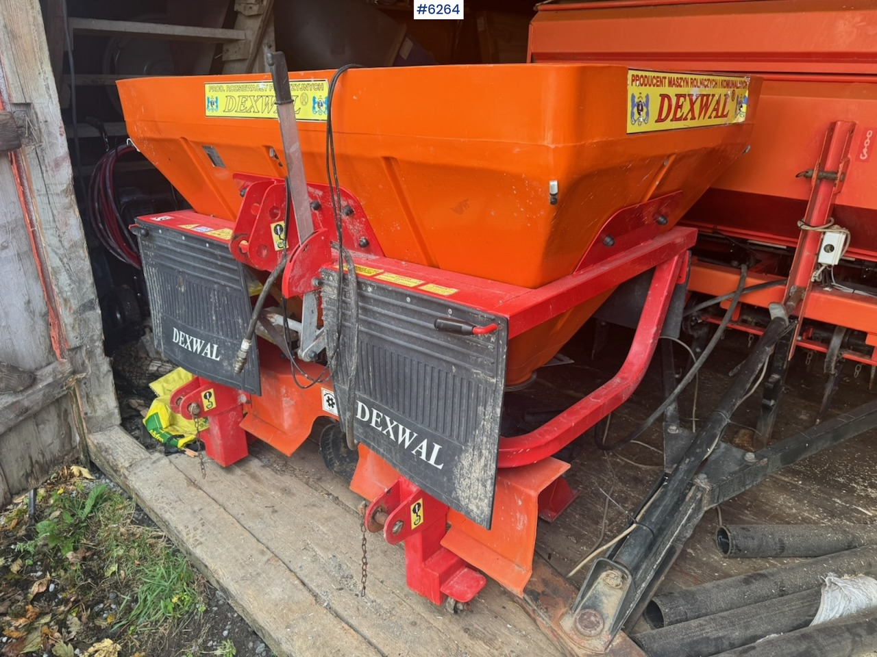 2015 Dexwal Tornado fertilizer spreader - Distributeur d'engrais: photos 1 2015 Dexwal Tornado fertilizer spreader - Distributeur d'engrais: photos 1