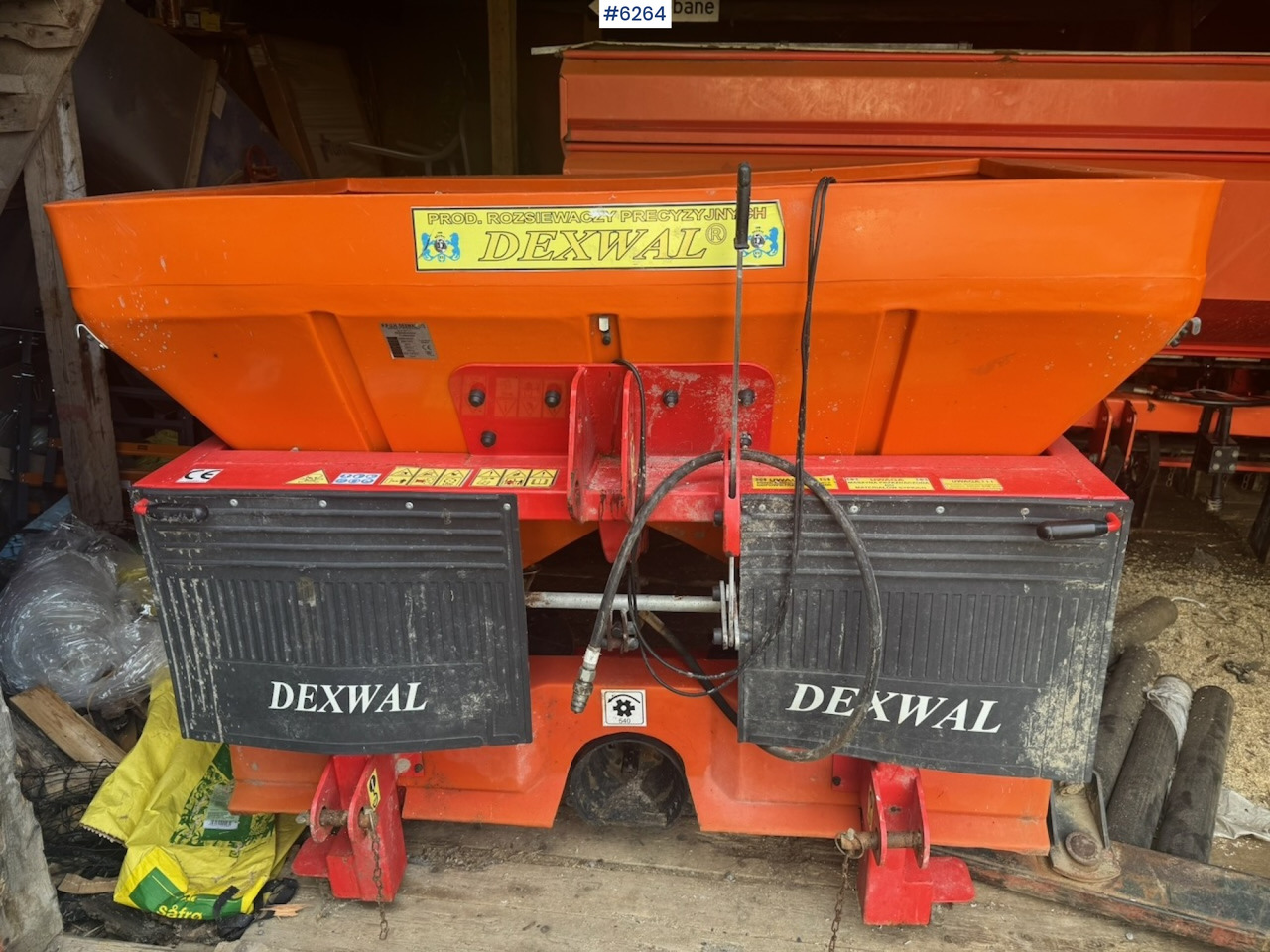 2015 Dexwal Tornado fertilizer spreader - Distributeur d'engrais: photos 4 2015 Dexwal Tornado fertilizer spreader - Distributeur d'engrais: photos 4