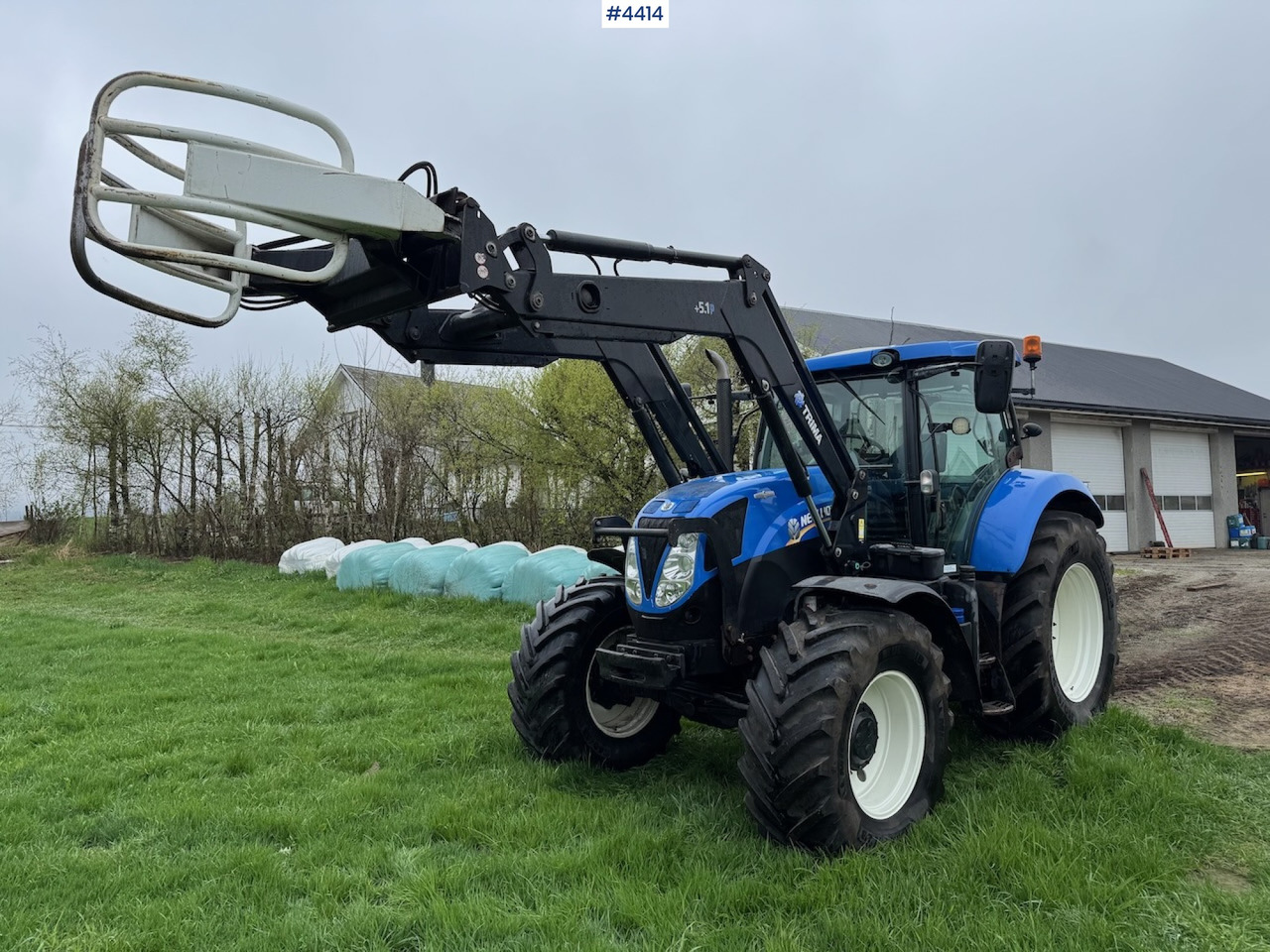 2015 New Holland T7.185 Auto Command w/Front Loader - Tracteur agricole: photos 1 2015 New Holland T7.185 Auto Command w/Front Loader - Tracteur agricole: photos 1