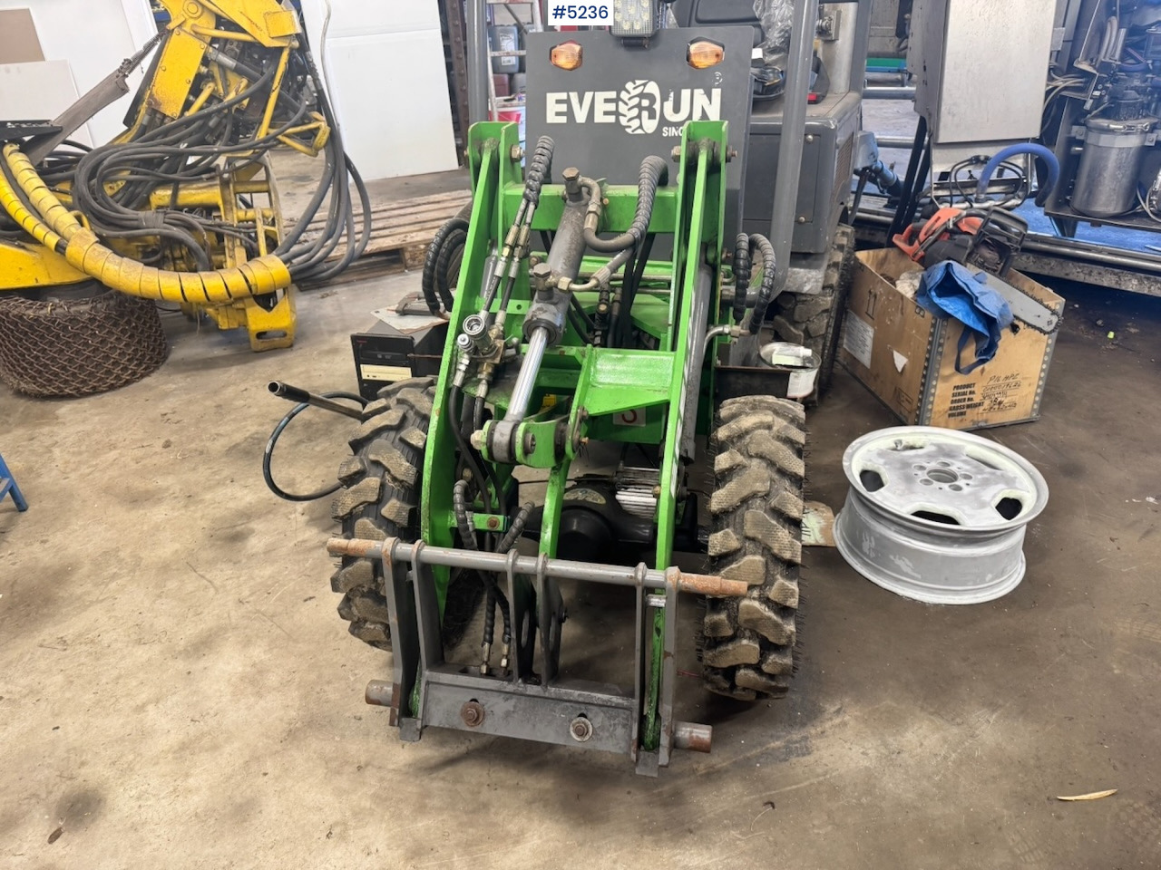 2019 Everun Erel 04 Skid Steer Loader w/ Bucket - Valet de ferme: photos 5 2019 Everun Erel 04 Skid Steer Loader w/ Bucket - Valet de ferme: photos 5