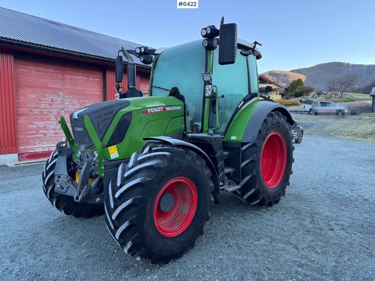 2021 Fendt 314 Vario Profi Plus w/ front hydraulics and front PTO. Low hours! - Tracteur agricole: photos 1 2021 Fendt 314 Vario Profi Plus w/ front hydraulics and front PTO. Low hours! - Tracteur agricole: photos 1