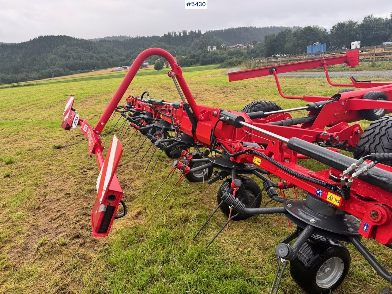 2022 SIP SP10 Spreder rake. - Matériel de fenaison: photos 4 2022 SIP SP10 Spreder rake. - Matériel de fenaison: photos 4