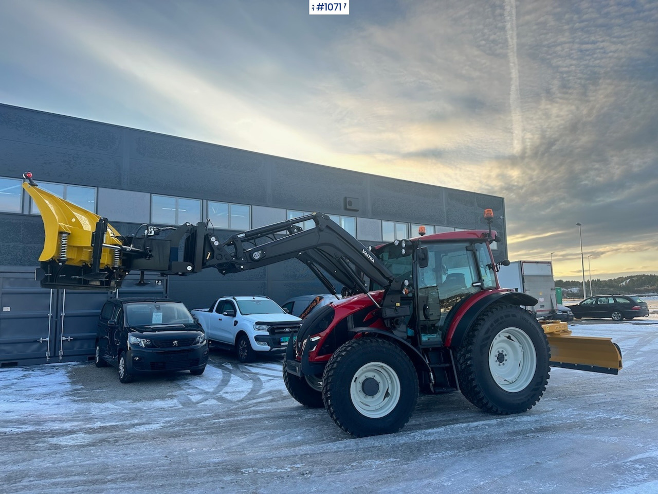 2023 Valtra A95 4x4 Tractor w/ Front Loader, Plow and Back plow - Tracteur agricole: photos 2 2023 Valtra A95 4x4 Tractor w/ Front Loader, Plow and Back plow - Tracteur agricole: photos 2