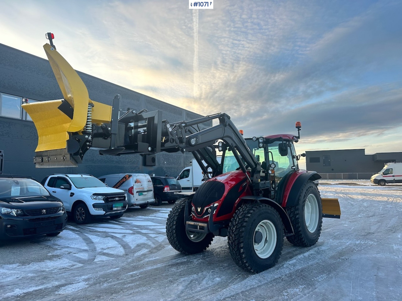 2023 Valtra A95 4x4 Tractor w/ Front Loader, Plow and Back plow - Tracteur agricole: photos 3 2023 Valtra A95 4x4 Tractor w/ Front Loader, Plow and Back plow - Tracteur agricole: photos 3