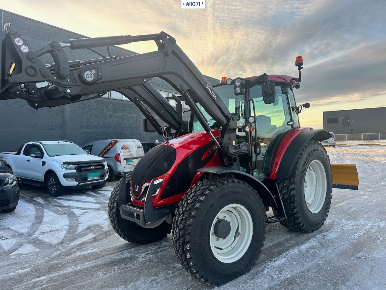 2023 Valtra A95 4x4 Tractor w/ Front Loader, Plow and Back plow - Tracteur agricole: photos 1 2023 Valtra A95 4x4 Tractor w/ Front Loader, Plow and Back plow - Tracteur agricole: photos 1