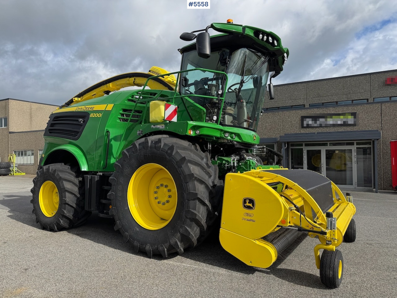 2024 John Deere 8200 in, like new! - Matériel de fenaison: photos 1 2024 John Deere 8200 in, like new! - Matériel de fenaison: photos 1