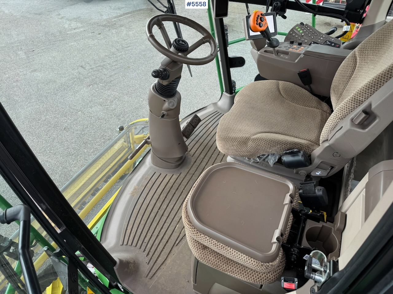 Matériel de fenaison 2024 John Deere 8200 in, like new!: photos 14