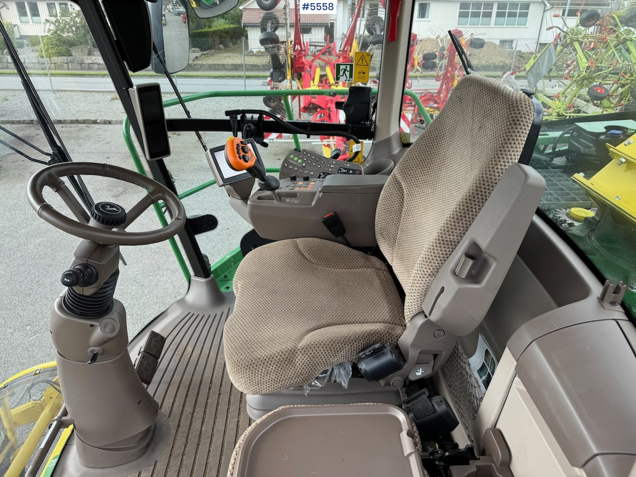 Matériel de fenaison 2024 John Deere 8200 in, like new!: photos 15