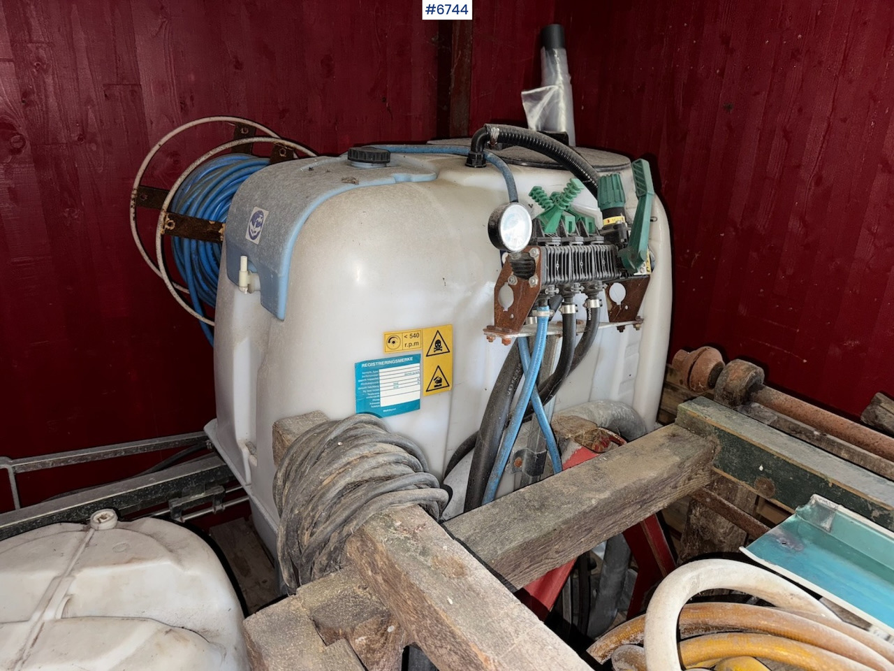 Field sprayer 8 meters - Pulvérisateur: photos 1 Field sprayer 8 meters - Pulvérisateur: photos 1