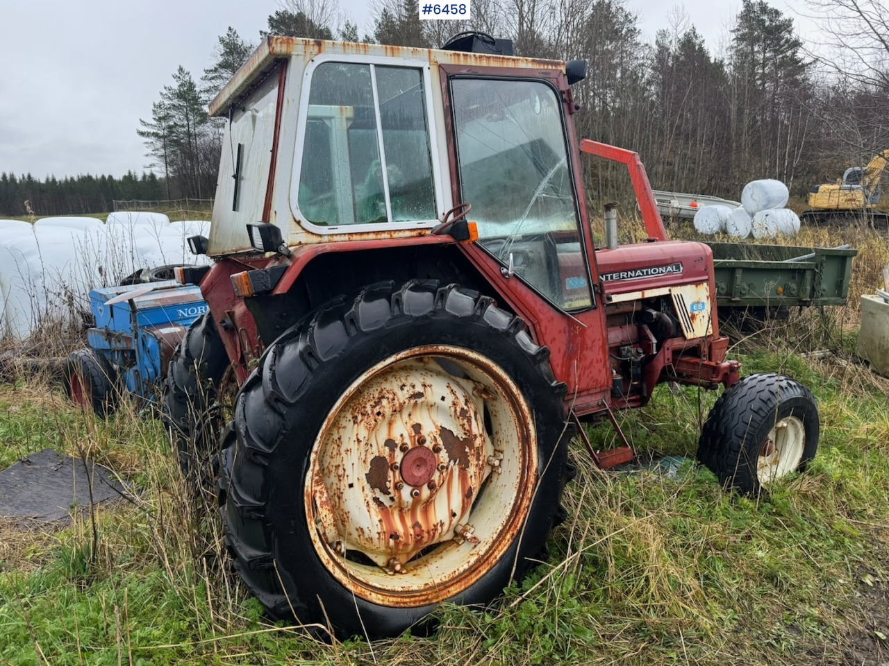 International 574 tractor - Tracteur agricole: photos 4 International 574 tractor - Tracteur agricole: photos 4