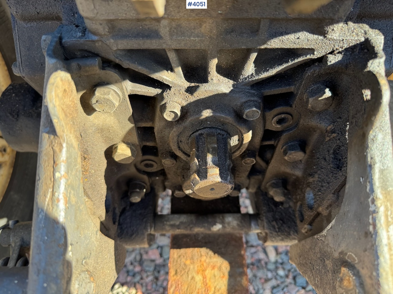 Iseki 2140 w/bucket, tiller and wood splitter. Low hours! - Tracteur agricole: photos 5 Iseki 2140 w/bucket, tiller and wood splitter. Low hours! - Tracteur agricole: photos 5