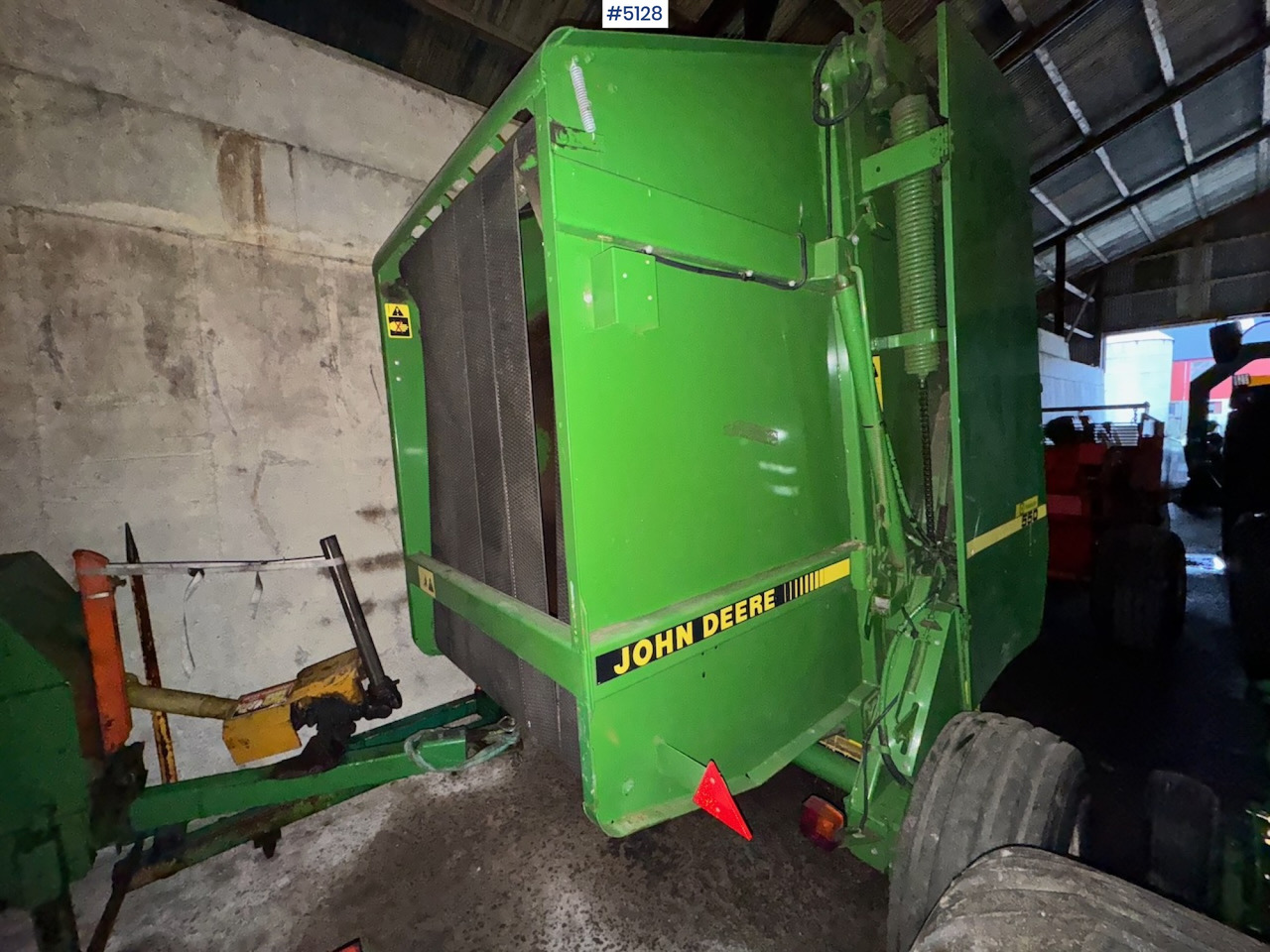 John Deere 550 Round Baler - Matériel de fenaison: photos 3 John Deere 550 Round Baler - Matériel de fenaison: photos 3