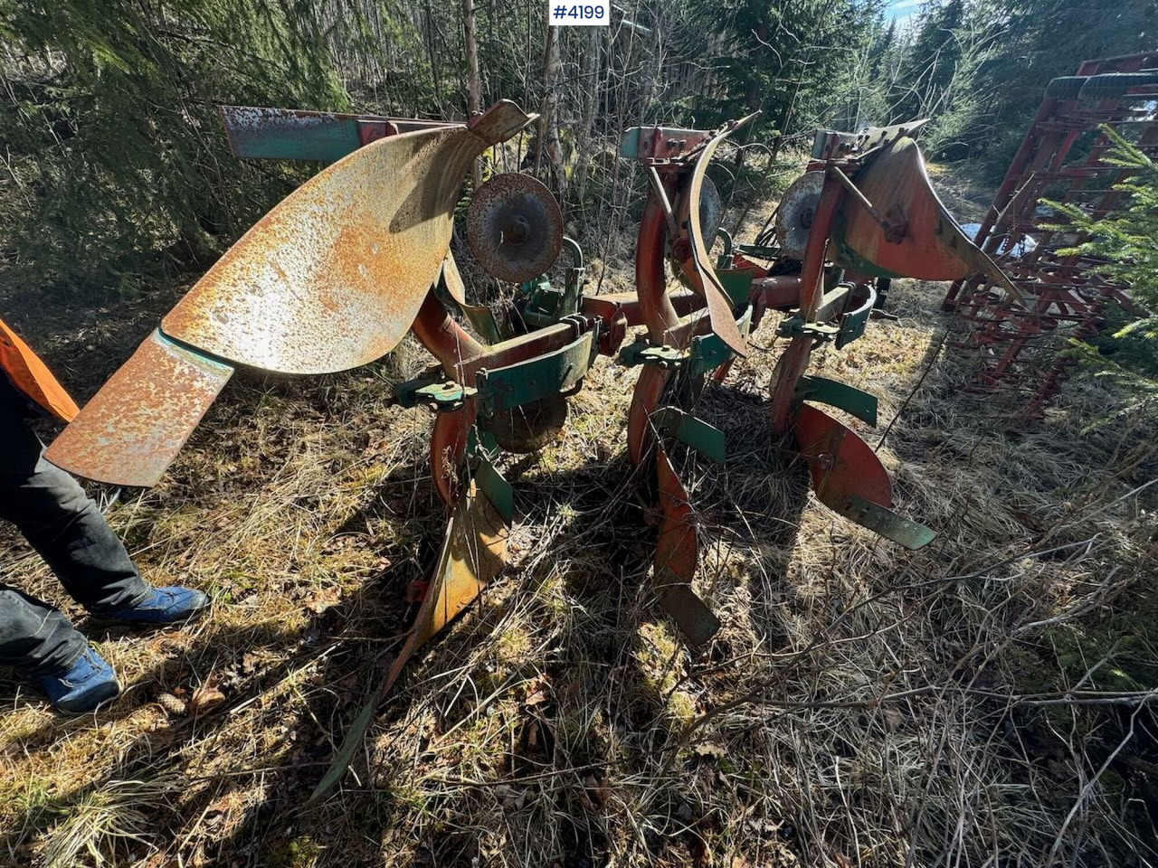 Kverneland 3-furrow reversible plow - Outils du sol: photos 4 Kverneland 3-furrow reversible plow - Outils du sol: photos 4