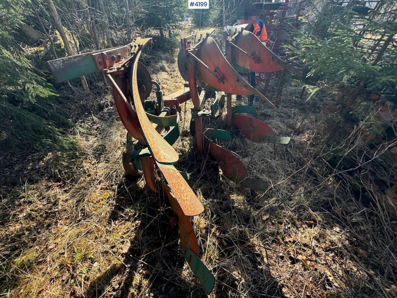 Kverneland 3-furrow reversible plow - Outils du sol: photos 2 Kverneland 3-furrow reversible plow - Outils du sol: photos 2