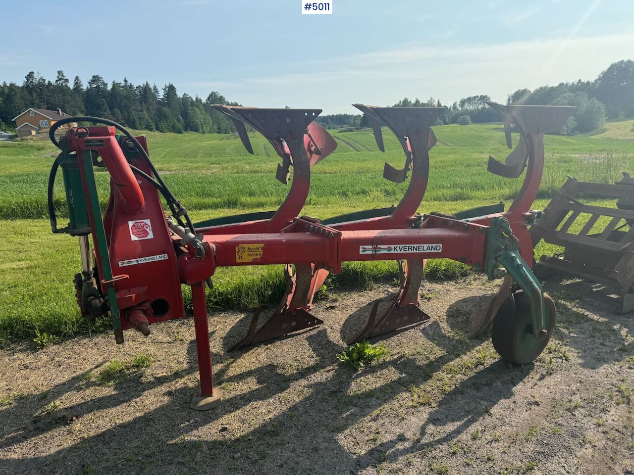 Kverneland Mod. E 3-blade reversible plough - Outils du sol: photos 5 Kverneland Mod. E 3-blade reversible plough - Outils du sol: photos 5
