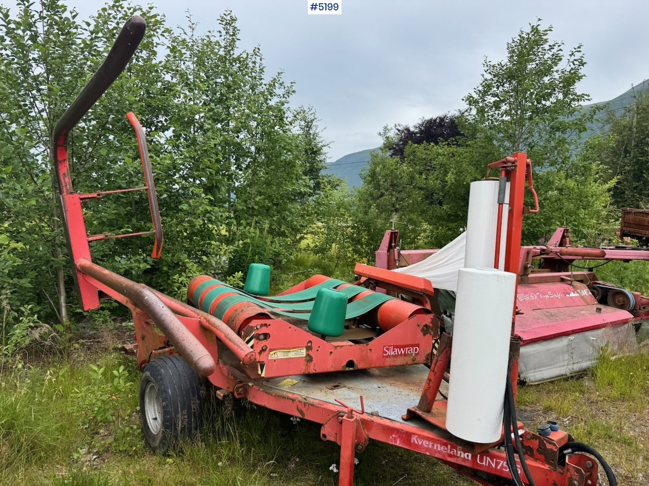 Kverneland UN7515 Round Bale Wrapper - Matériel de fenaison: photos 3 Kverneland UN7515 Round Bale Wrapper - Matériel de fenaison: photos 3