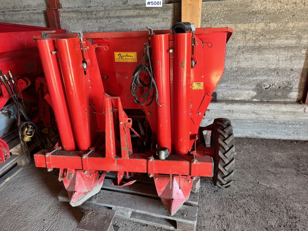 Kverneland Underhaug 1400 Potato picker - Outils du sol: photos 3 Kverneland Underhaug 1400 Potato picker - Outils du sol: photos 3