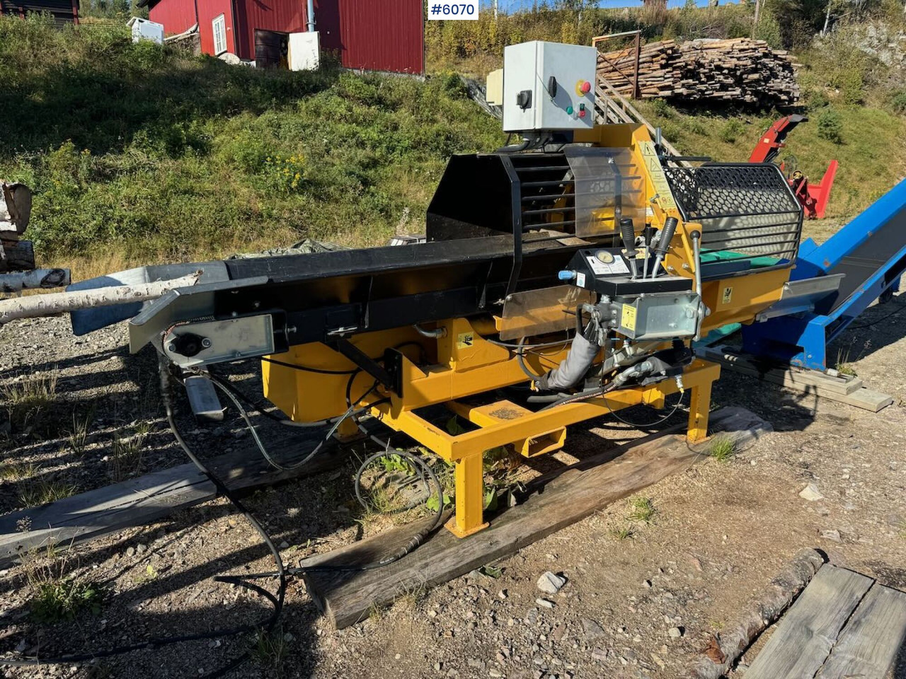 2010 Kisaved Kubik firewood processor with log table and conveyor belt. - Matériel forestier: photos 3 2010 Kisaved Kubik firewood processor with log table and conveyor belt. - Matériel forestier: photos 3