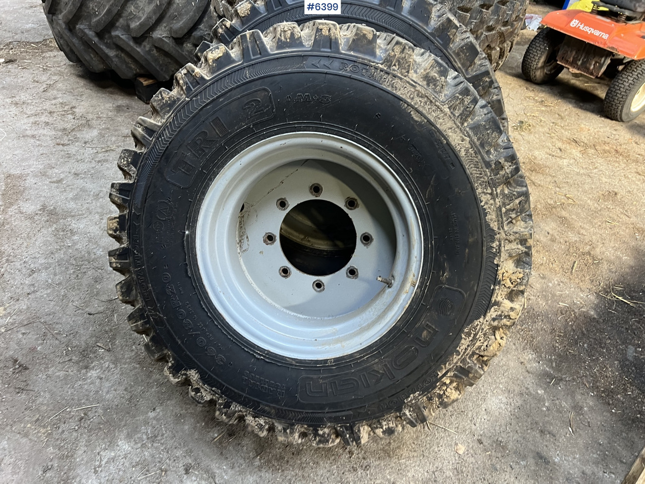 Nokian tri 2 studded tires for tractors - Roue complète pour Machine agricole: photos 3 Nokian tri 2 studded tires for tractors - Roue complète pour Machine agricole: photos 3